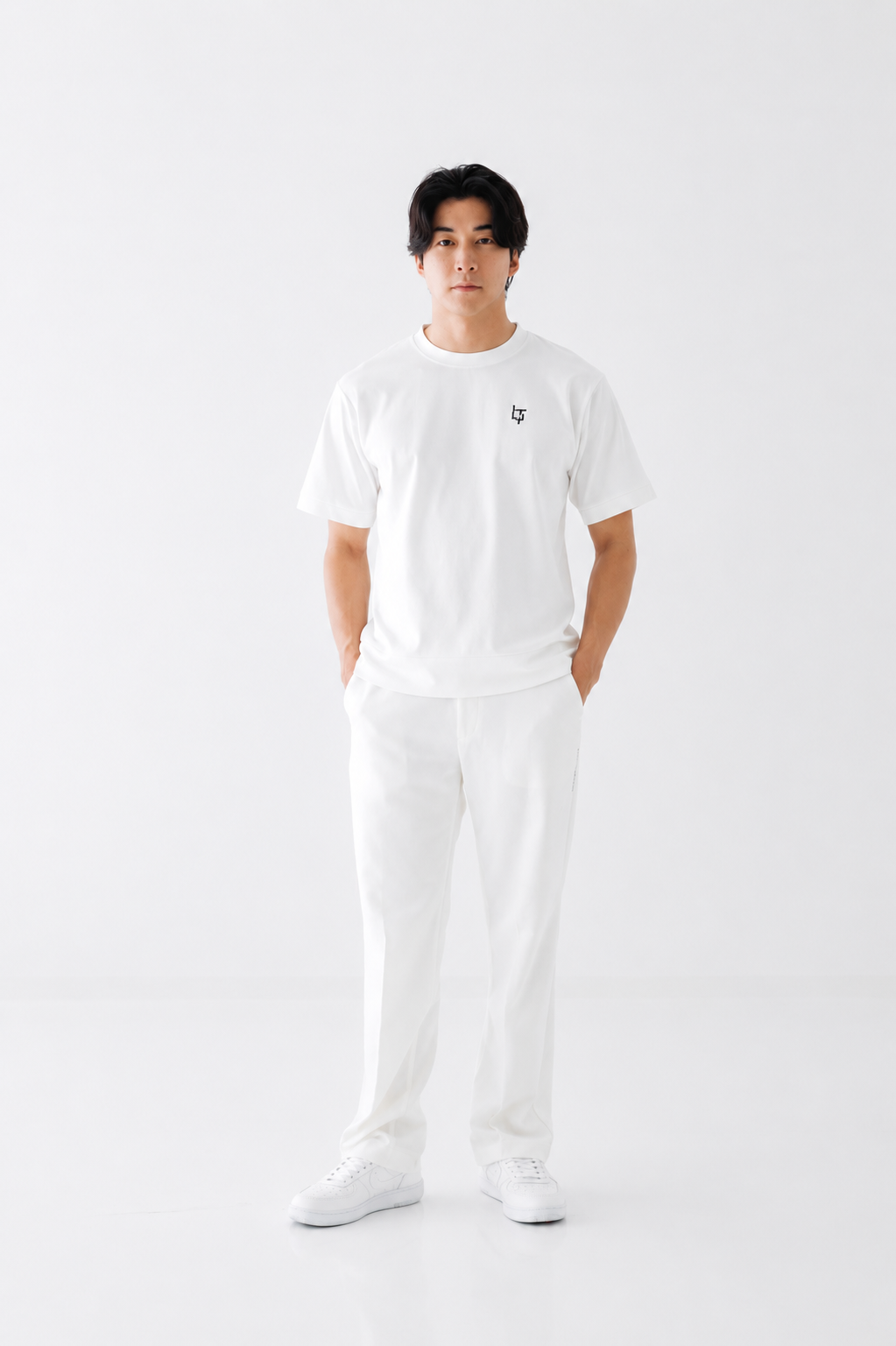 LUX TERRA　Tシャツ（ホワイト✕襟ホワイト／ホワイト✕襟ブラック）